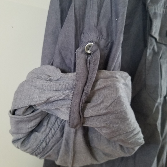 Button down - Picture 3 of 3